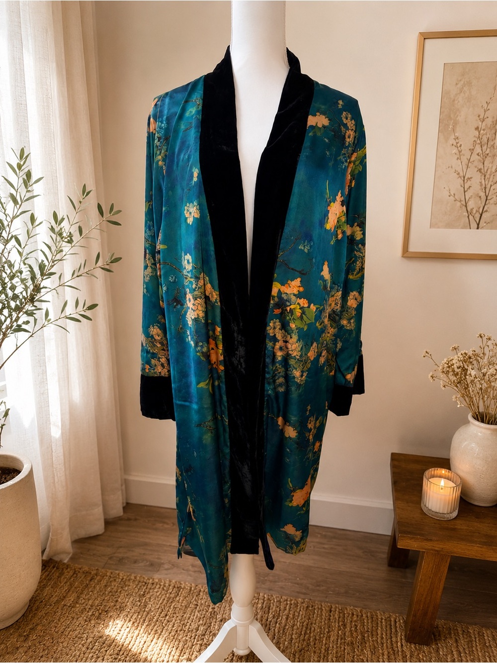 New KIM+ONO Teal Floral Velvet Kimono Robe with Black Trim